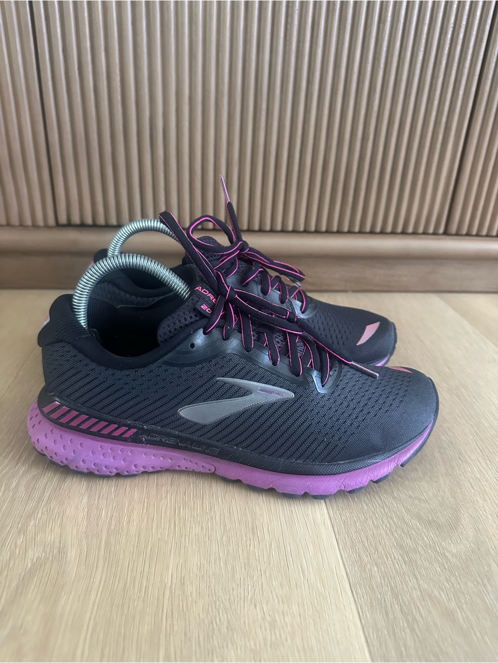 Brooks Women's Adrenaline GTS
20 size 8
